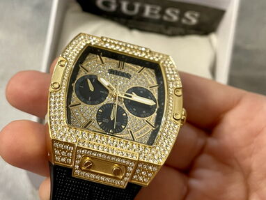 GUESS - Img 64159975