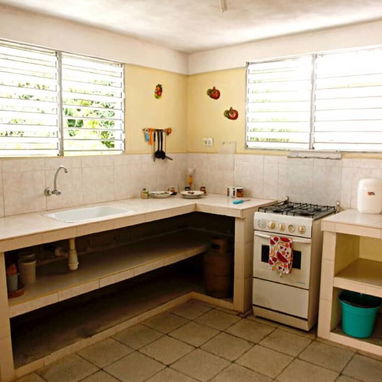 Rentos dos apartamentos con entrada independiente y garaje para autos - Img 125167112