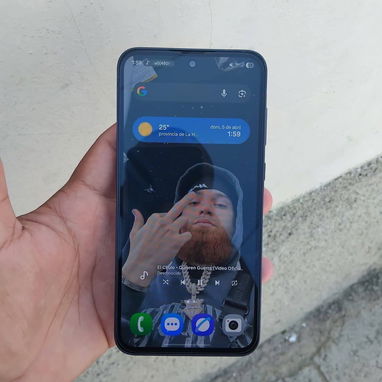 Samsung A35 5g y 20 usd de vuelto por mayor - Img 118715005