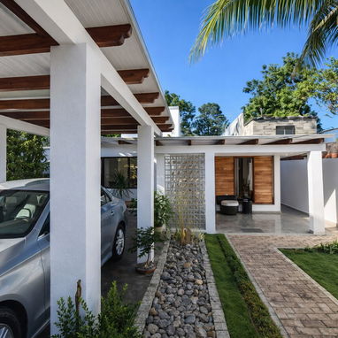Residencia independiente en Playa con piscina y manantial - Img 114613256