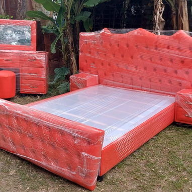 Camas modernas tapizadas con maxima calidad y garantía transporte incluído... - 6/10