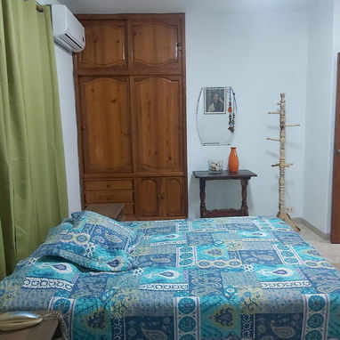 RENTO COMODO Y LINDO APTO DE UNA HAB. EN EL CENTRO DEL VEDADO TEL. 53 53864035 - Img 96210112