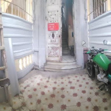 *10000 usd* Casa de propiedad en el cerro 3 cuartos naturales + otro cuarto en balbacoa para un total de 4 cuartos Sala - Img 119652180