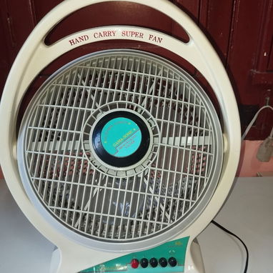 Ventilador de uso en buen estado. No es recargable. - Img 122569592