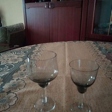 Elegantes copas vintage en color humo - Img 114966070