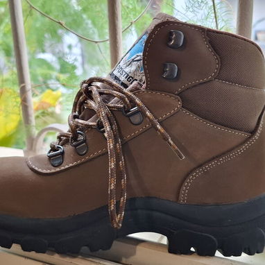 1 par d' Botas de trabajo 🥾 y 1 de sendereismo trekking ⛰️ - 4/6