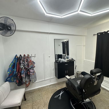 Se solicita barbero con experiencia para nuevo Barber Studio !! - 4/6