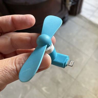 Mini Ventilador para iPhone - Img 117495484
