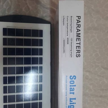Oferta de LÁMPARA SOLAR NUEVA EN CAJA recargable 300 watt - 2/5