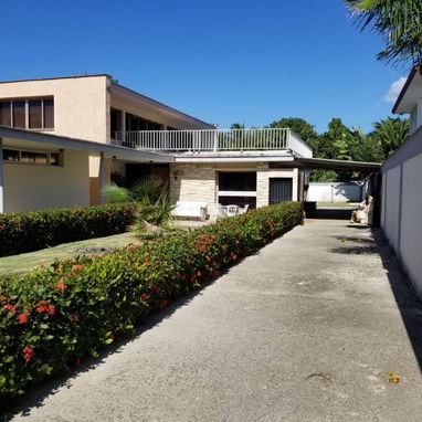 Venta Casa+Piscina, Propiedad de más de 1000 m2, Se deja todo dentro, Respaldo eléctrico ⚡️Reparto Siboney - 5/10