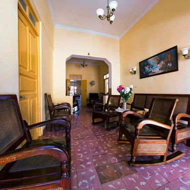 COD.Z 馃搷 Renta Disponible en Trinidad | Hostal de 7 Habitaciones con Split y Minibar馃嵐 - Img 118081973
