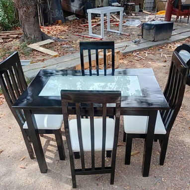 Muebles camas comedor y sillones - 6/10