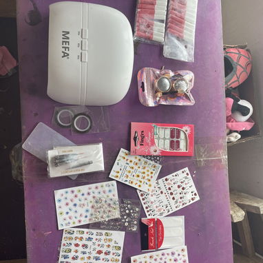 Mesa de uñas - Img 122983015
