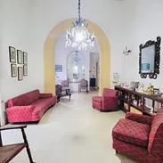 Espectacular mansión a la venta en el Vedado con 5 cuartos. Bellísimo estilo arquitectónico!!! - Img 50576191