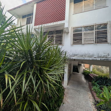 Casona Triplanta en NV 990 M2 , Rebajada .Terreno grande, potencial para inversores . - Img 121706989