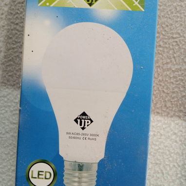 Bombillos cálidos y  De Luz fría 9w - 2/3