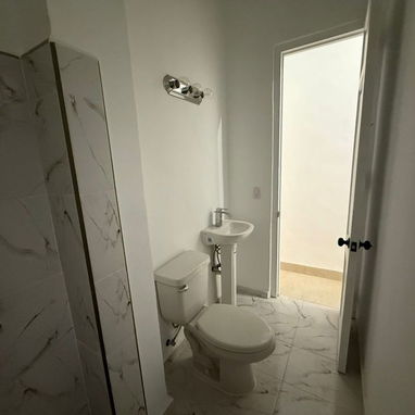 Ofertaaa espectacular apto en el Vedado de 4 cuartos y garaje para dos autos! Oportunidad de inversión!!! - Img 118722293