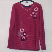 Blusa Roja de Flores (Talla M) - Img 53205642