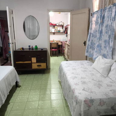 🏠 Se vende apartamento en el Vedado, Zona de Letras. 📍 Ubicación: 21 e/ D y E. - Img 125973063