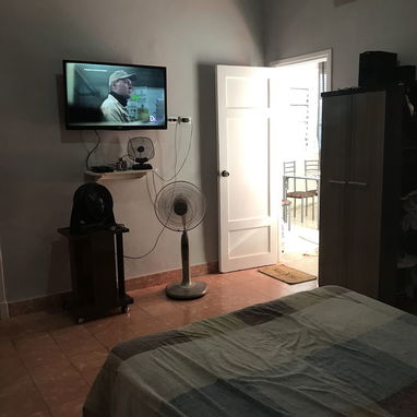 Se renta apto lineal de un cuarto cerca del malecón - Img 116267831