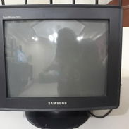 Vendo CRT Samsun synmaster de 15 pulgadas telf. 54004636 - Img 58172034