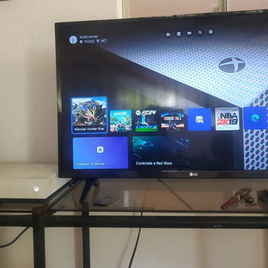 Xbox One Serie S, de poco uso con dos mandos qué funcionan al 💯%  PRECIO: 200 USD 💵  _ALMACENAMIENTO: 500Gb internos _ - 2/4