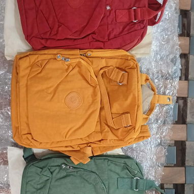 Mochila Unisex con Múltiples Compartimentos nueva Colores Verde, roja y amarilla - 5/5
