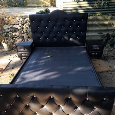 Se vende cama de lujo capitoniada - Img 118535279