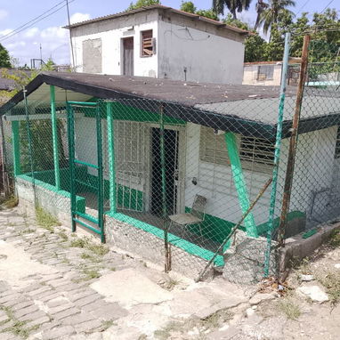 Casa independiente en el café colón $4000 llamar al +53 5 9215384 - 4/6