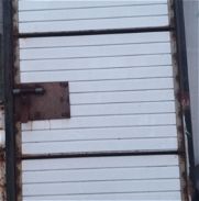 Vendo puerta de hierro y aluminio - Img 45767542
