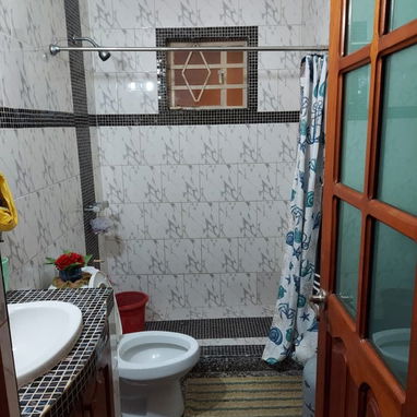 🏡*100_El palacio en SAN MIGUEL EN PAULA [ Siboney ] Se venden 3 casas juntas ‼️‼️‼️ dos abajo,puertas de calle,una al l - Img 122188459