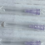Oferta, 50 agujas desechables de 2 1/2 cm para insulina, inyecciones cutáneas. 10 x 200 pesos. Mide 2 1/2 cm. - Img 53234659