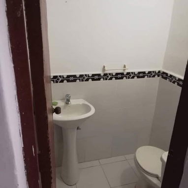 Vendo Casa Grande en el Reparto Monterrey, san miguel del padrón.  Soy él Propietario.  - 4 Habitaciones.  - 5 Baños.  - - 10/10
