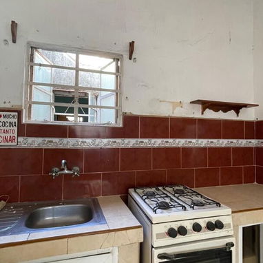 Se vende cerca del policlínico de 15 y 18 - 4/6