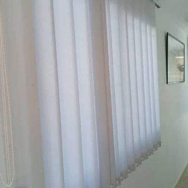BELLAS CORTINAS VERTICALES ESTILO AMÉRICANO - Img 121509229