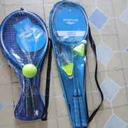 Juego de 2 raquetas de tenis 🎾 nuevas con su pelota 🥎 y 2 raquetas nuevas de bádminton 🏸 con 2 volantes. 50 USD cada - Img 58026190