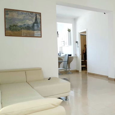 Renta Lineal apartamento moderno con garaje/ Vedado 23 y 16 de 2 Habitac 600usd ‪+34613055294 - Img 113848837