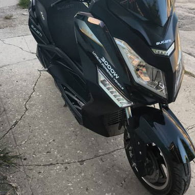Moto eléctrica BUCATTI T-MAX - 6/7