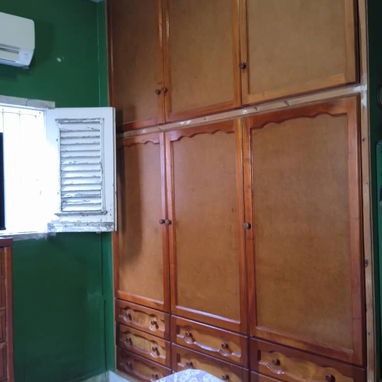 Se vende casa biplanta en bajos de dos cuartos y medio en mariano 25000 usd - 9/9