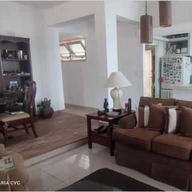 Apartamento en el Vedado 3 cuartos y medio y 3 ba帽os. Todo en 贸ptimo estado - Img 120154721