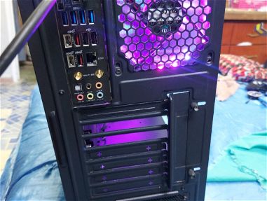 Vendo chasis Gamer con 6fanes rgb coolermaster - Img 66145710