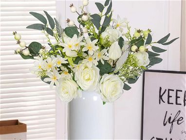 Arreglo de flores artificiales, 6 piezas de flores sintéticas en jarrón, ramos de flores de seda blanca para bodas, hoga - Img 68111068