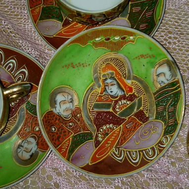 varios objetos algunos de porcelana china y otros de cristal y cerámica - 6/10