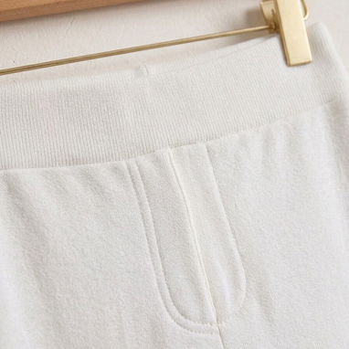 Pantalón Blanco de Licra con Corte Bota Campana (Flared) • Talla M/L • 25usd - 2/2