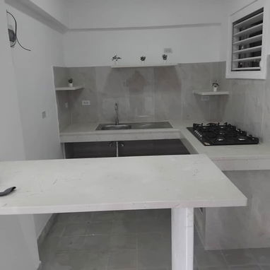 Ofertaaa con excepcionales vistas al Parque Jhon Lennon!! Totalmente restaurado bello apto de 2 cuartos y 2 baños!!!! - Img 118567345