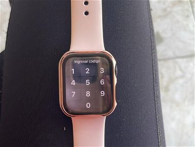 Apple watch serie 7 de 41 mm con su cargador y todo..... - Img 69117258