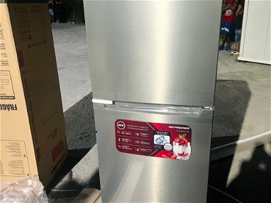 Refrigerador de 7.6 pies marca Premier nuevo - Img main-image