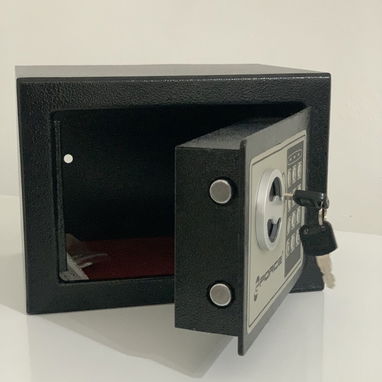 CAJA FUERTE - 2/2