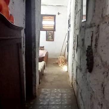 VENDO CASA CON TERRENO GRANDE EN MARTI, PROVINCIA MATANZAS. - 4/9