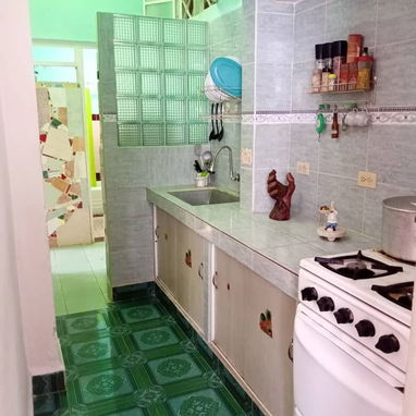 🏠 Apartamento de Renta Lineal En Habana Vieja. 💵 Precio: 400 usd por mes con 2 habitaciones - Img 118812516